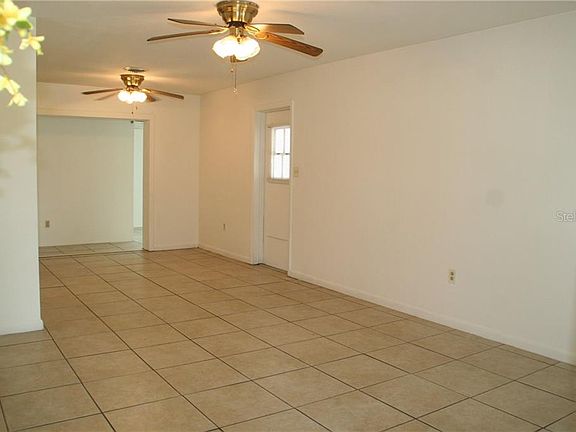 3rd image of 612 S Amelia Ave