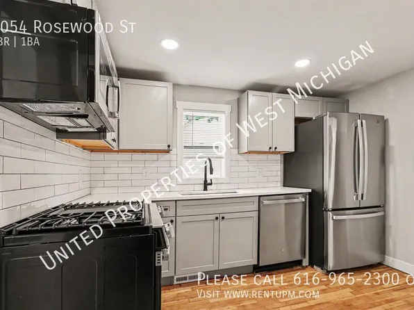 1054 Rosewood St, Jenison, MI 49428