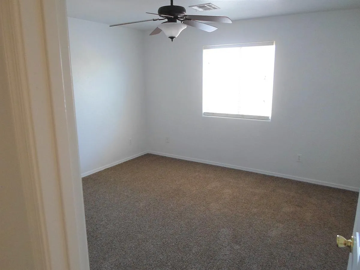 3 bed, 1450 sqft, $1,500 — Photo 3