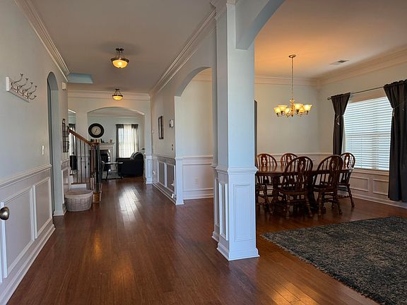 3rd image of 3280 Mitchum St