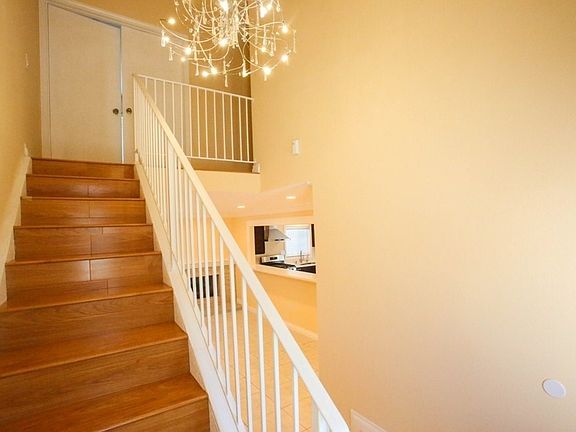 4th image of 1748 Fairridge Cir