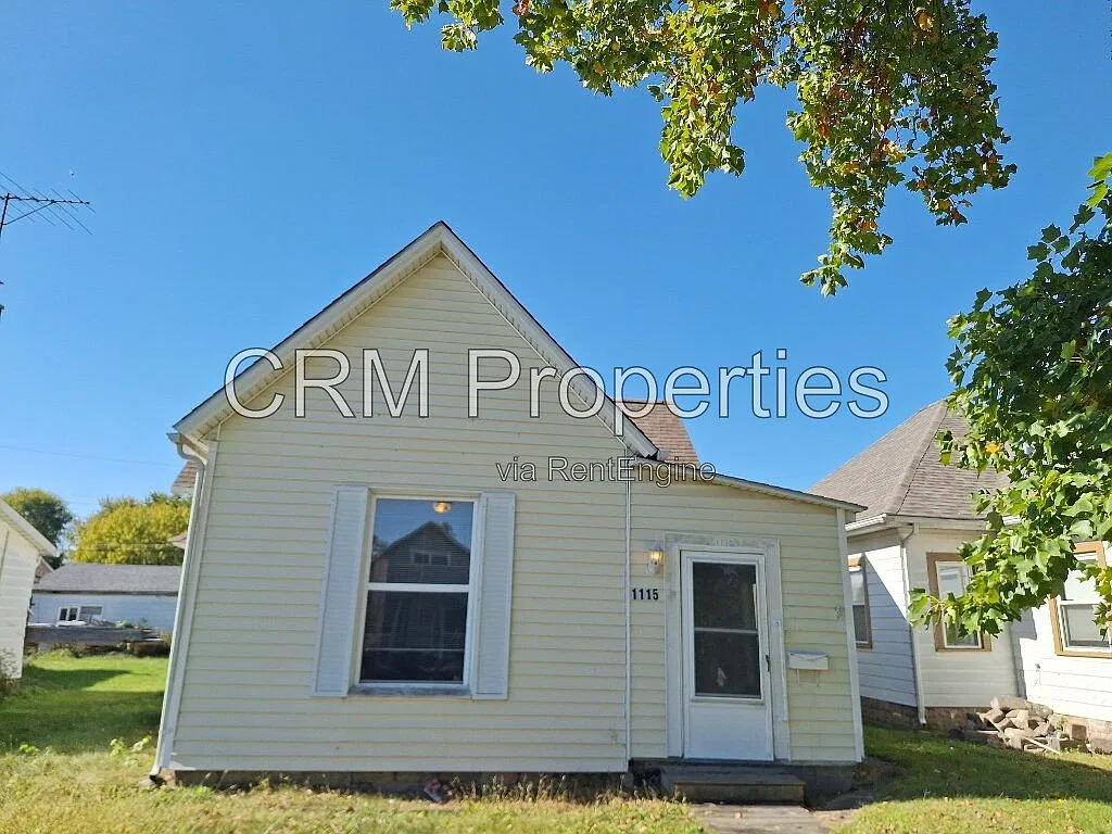3 bed, 1.0 bath, 952 sqft, $995 — Photo 1