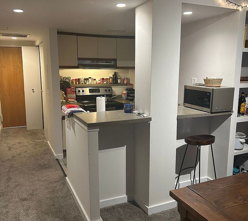 1st image of 24-30 S Bank St #401