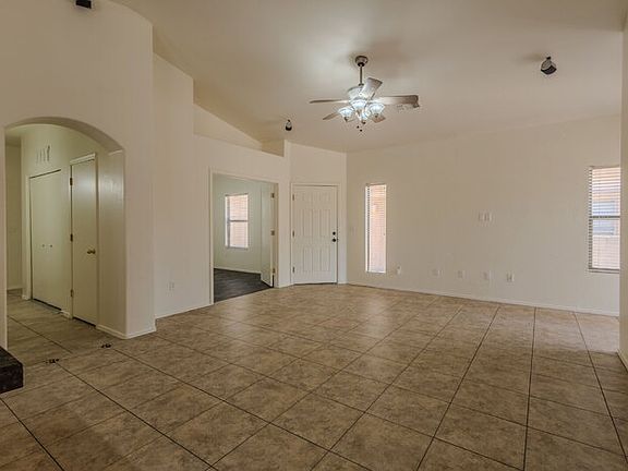 2nd image of 258 E Camino Limon Verde