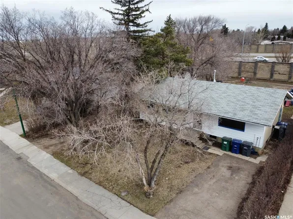 190 CARLETON DRIVE, Saskatoon, SK S7H 3P1