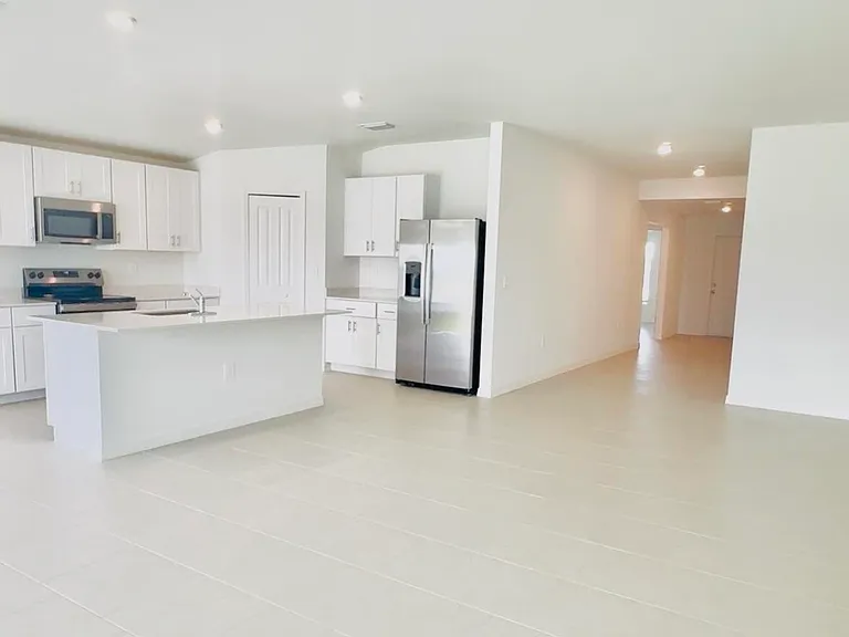 17124 Pompeii Way — Photo 2