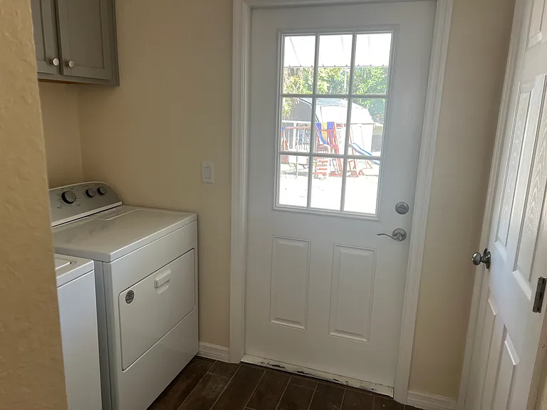 Laundry Room/Back Porch Entry Area