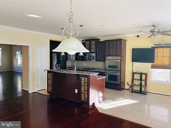 2nd image of 15121 Leicestershire St #65
