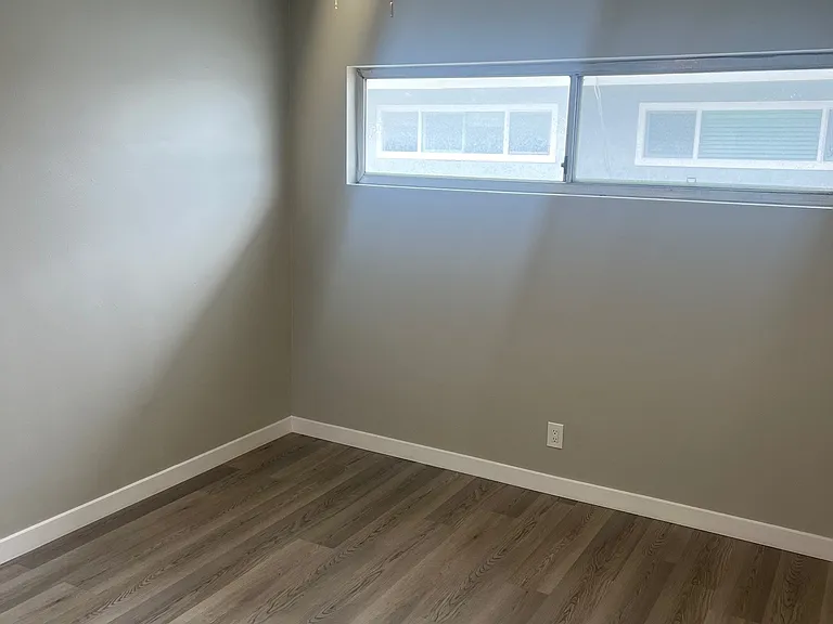 2425 W 182nd St #2 — Photo 9