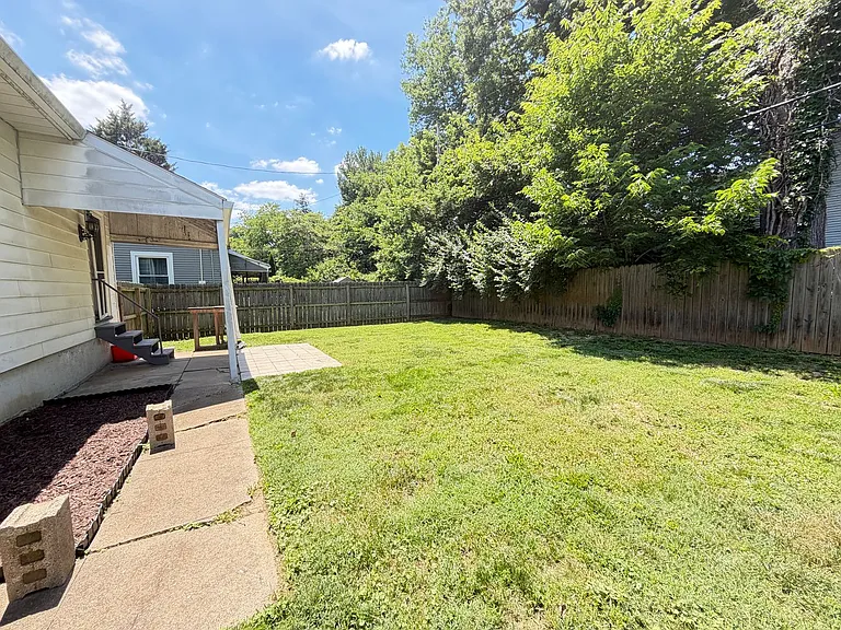 1739 Speed Ave — Photo 18