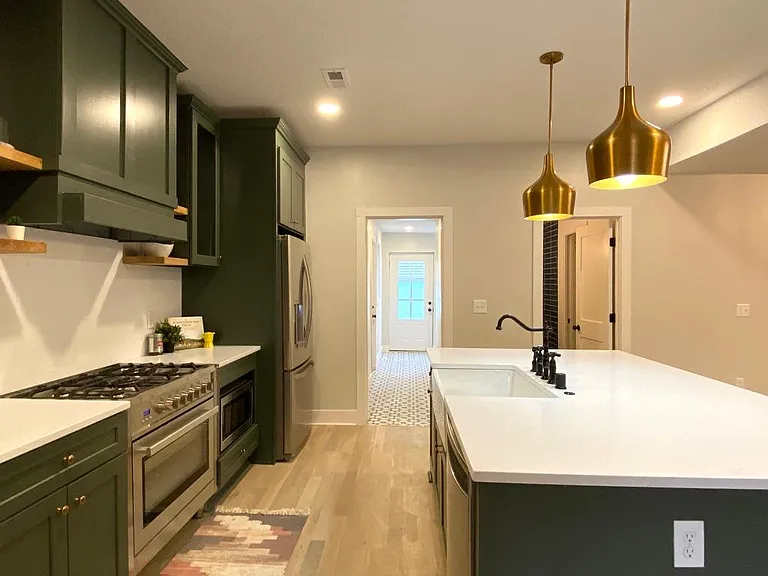 1301 Hewitt Ave — Photo 17