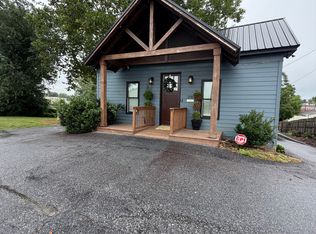 318 Martin Luther King Jr Blvd, Hendersonville, NC 28792