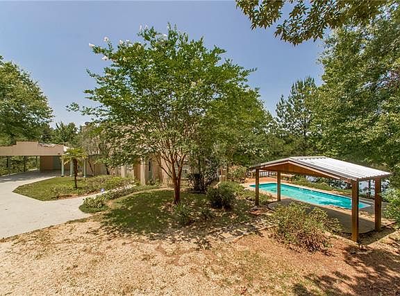 4th image of 25230 Arrowhead Dr