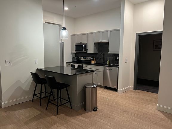 5th image of 425 Prospect Ave #12