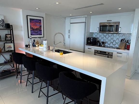 3rd image of 50 Biscayne Blvd APT 3901