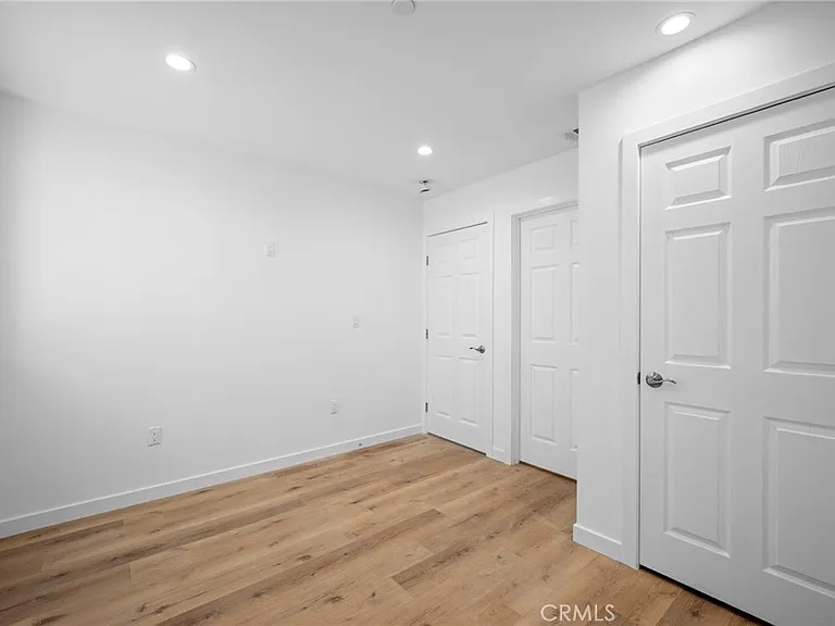11049 Yarmouth Ave — Photo 17