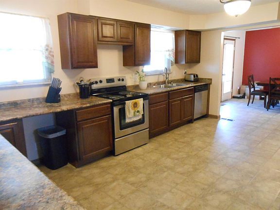 2nd image of 23 Woodmont Ct