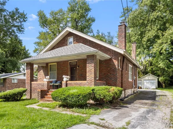 9825 Ventura Dr, Saint Louis, MO 63136