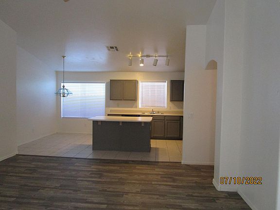 4th image of 1614 E Angela Dr