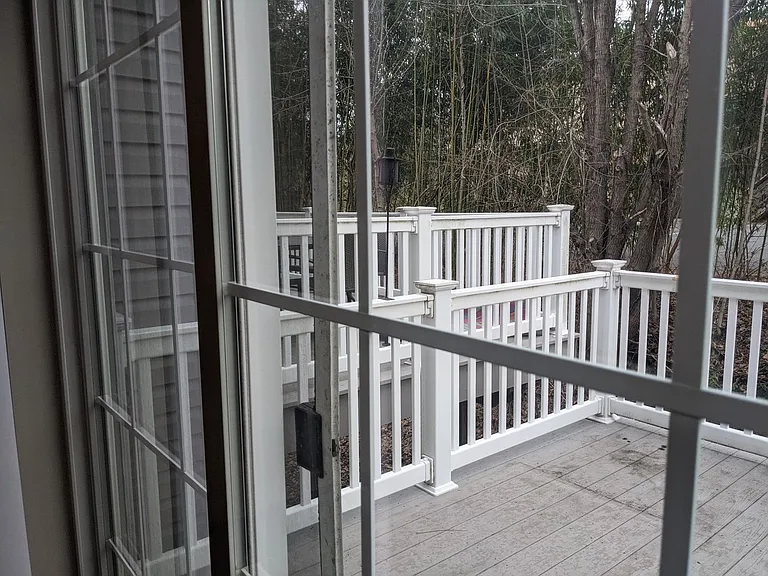 225 Crown Ct — Photo 24