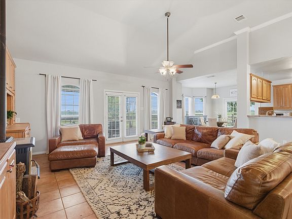 5th image of 1690 Lawlis Ln