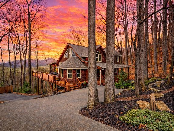 3rd image of 217 Walnut Rdg