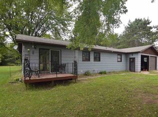 N11012 Buckbee Rd, Clintonville, WI 54929