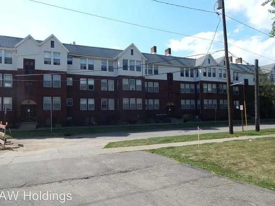 200 Steward Ave