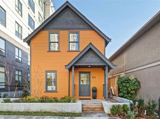 612 Brantford St, New Westminster, BC V3M1W7