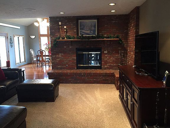 2nd image of 411 Florida Ct