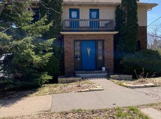 2704 E 1st St, Duluth, MN 55812