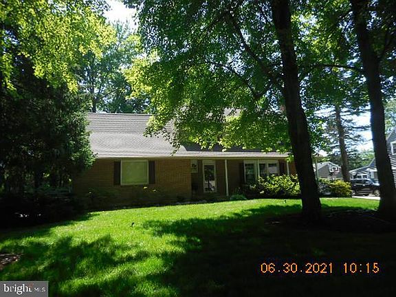 3rd image of 2512 Pennington Dr