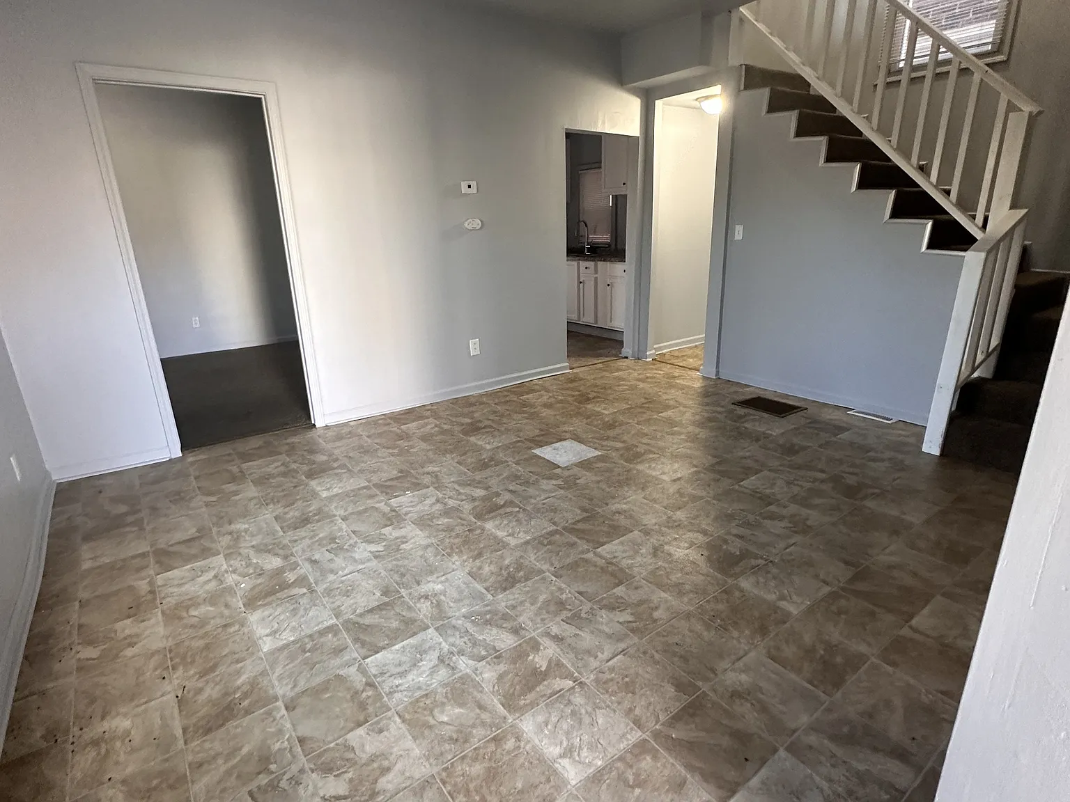 558 Holbrook Avenue - 1 — Photo 2