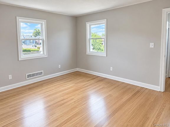 4th image of 60 Howard Avenue