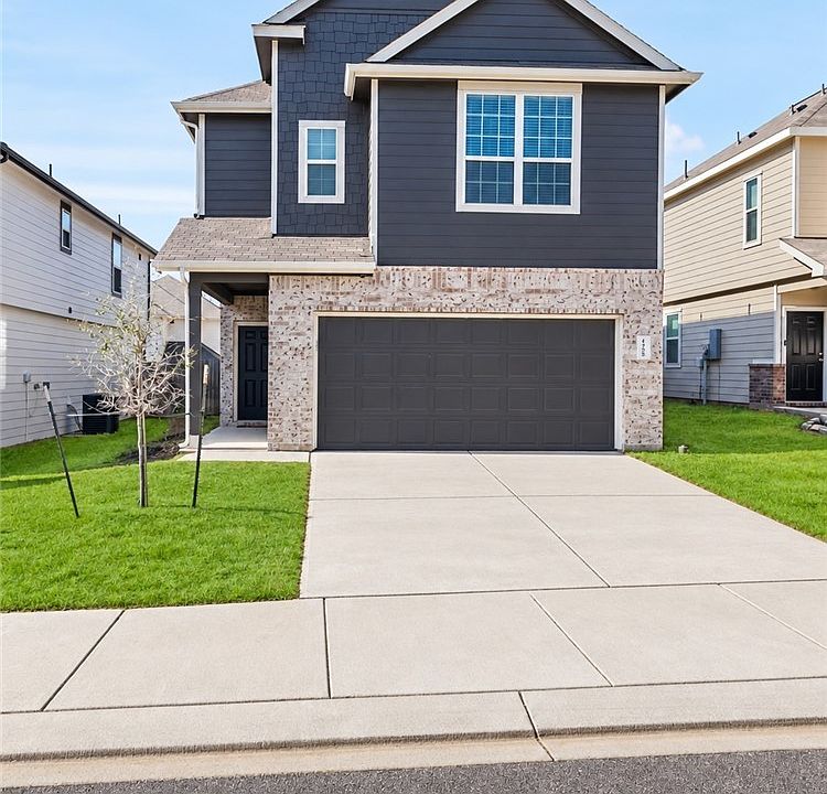 1st image of 1425 Desire Ln