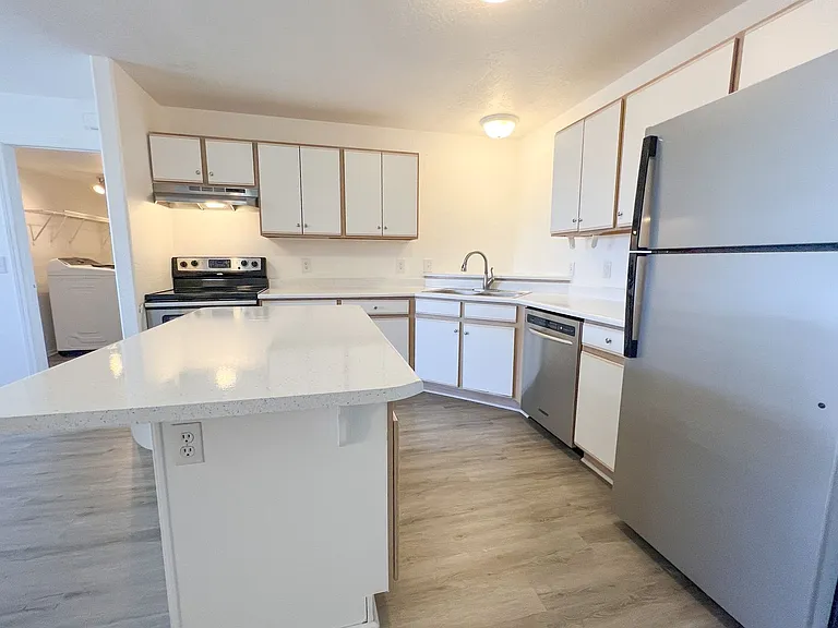 2573 S Quirt Cir #C — Photo 8