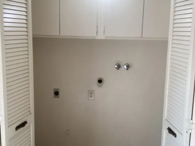 425-431 N Tiffany Dr — Photo 11