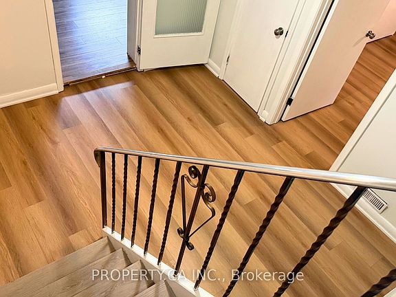3rd image of 46 Hove St