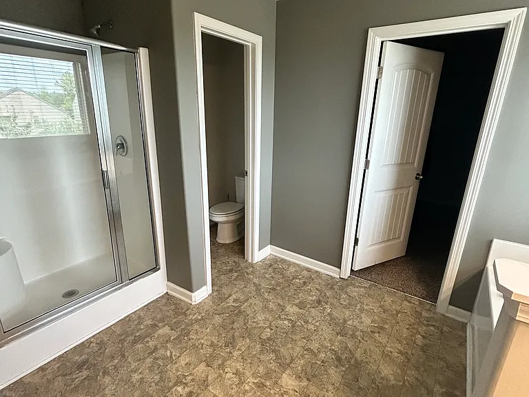 327 Lost Lake Dr — Photo 17