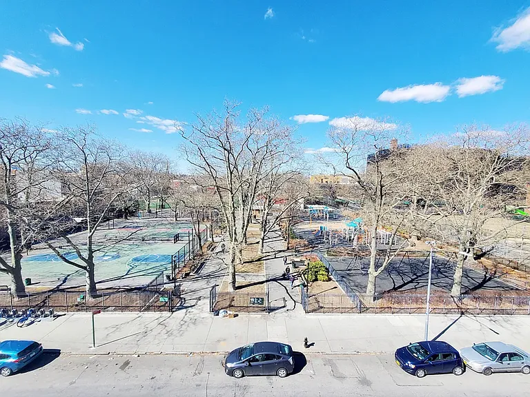 1404 Putnam Ave #2L — Photo 11