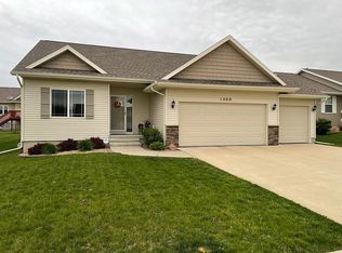 1408 Prairie Rose Dr SW, Cedar Rapids, IA 52404