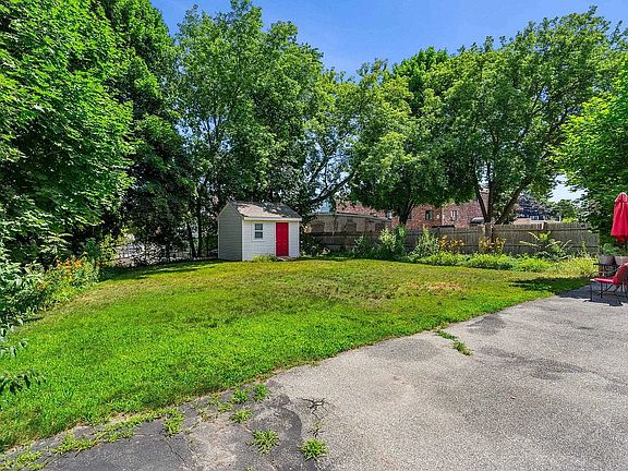 4th image of 29 Colby St APT 2