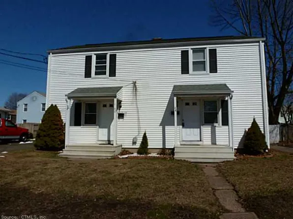 42 Pioneer Cir, Manchester, CT 06040