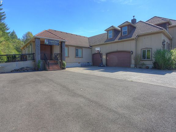 3rd image of 22304 NE Hillside Dr