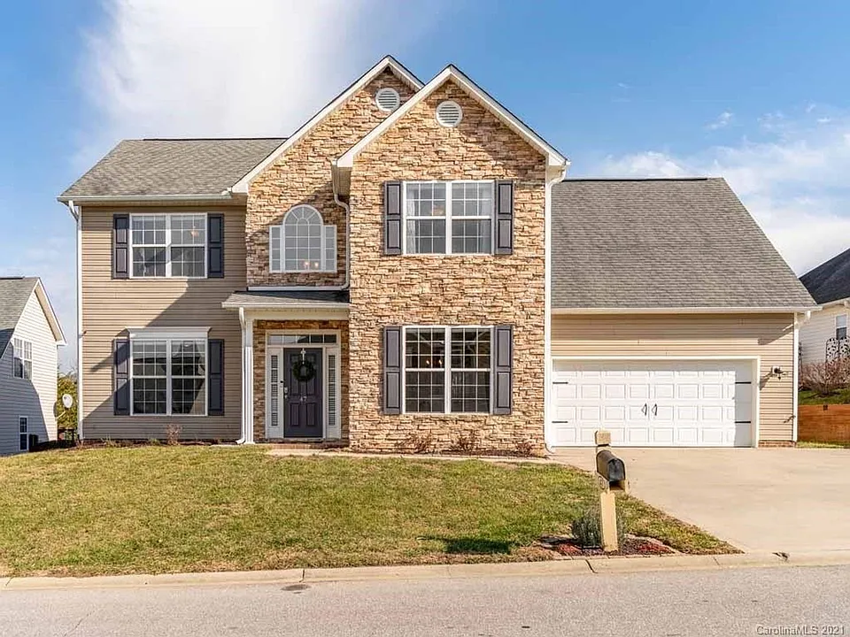 47 Stone River Dr