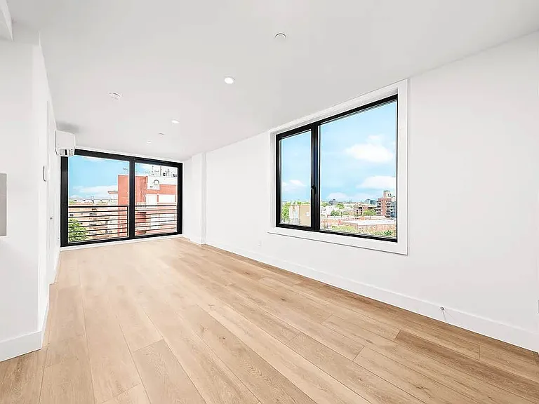23-33 Astoria Blvd #2E — Photo 3