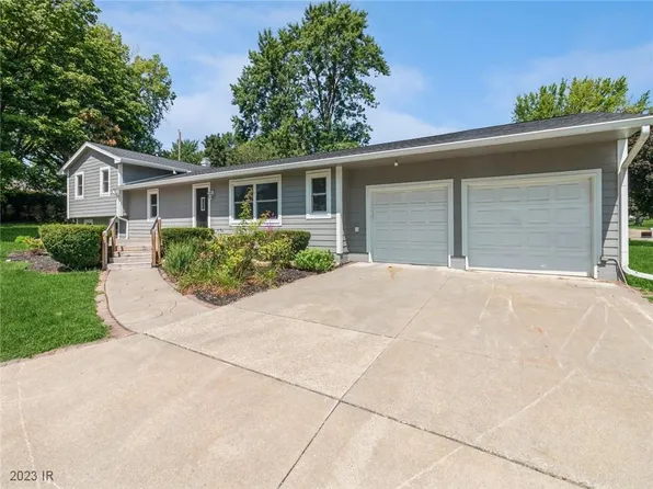 102 4th St SE, Bondurant, IA 50035