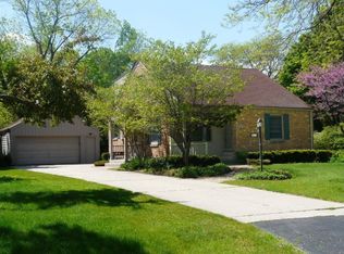 7627 N Fairchild Rd, Fox Pt, WI 53217