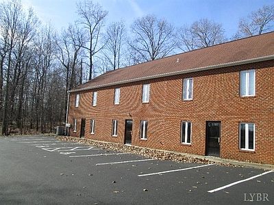 5th image of 317 Brook Park Pl