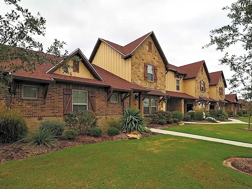2nd image of 514 Deacon Dr #514